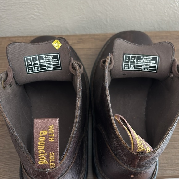 Dr Martens Docs Sussex 3 Eye Boots Chukka Leather
Dr. Martens Size 9 Brown - Picture 8 of 10